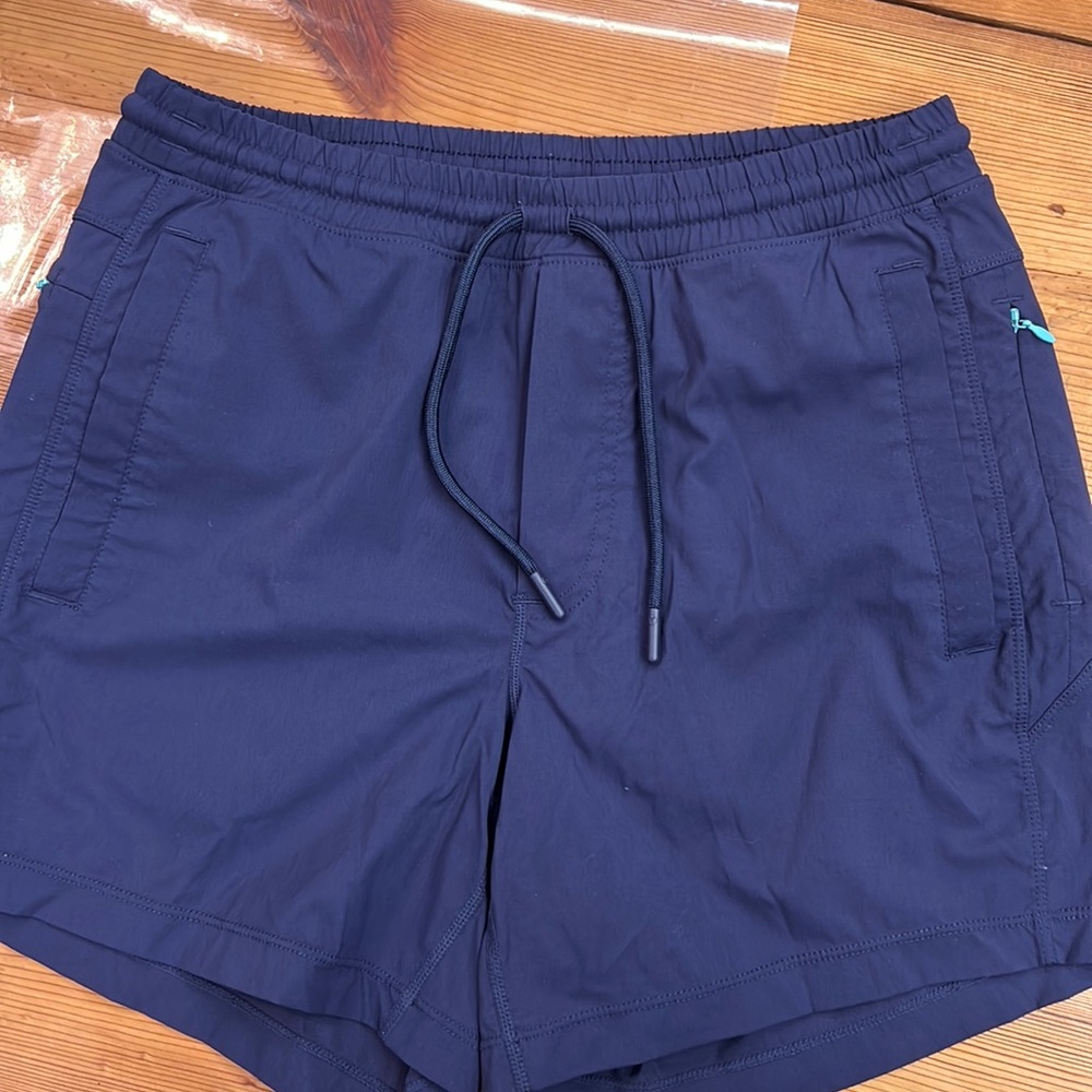 Bird dogs men’s shorts